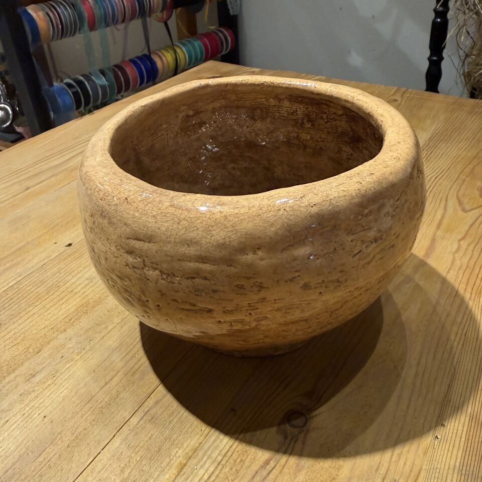 Antik Dokulu Seramik Saksı