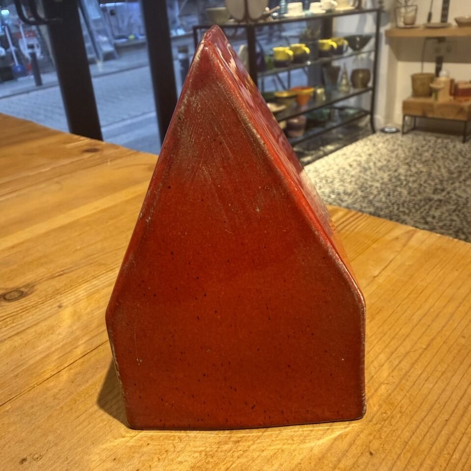 Kırmızı Seramik Ev Biblo