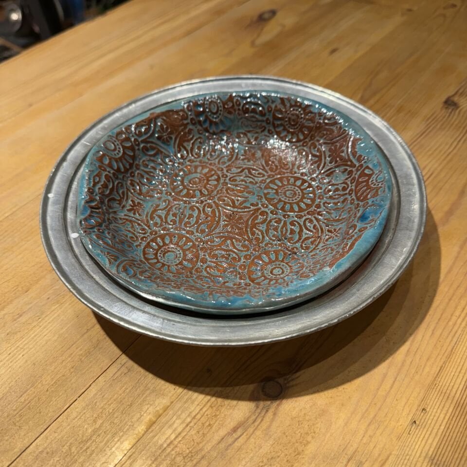 Bakır Kaideli Rölyefli Seramik Turkuaz Tabak