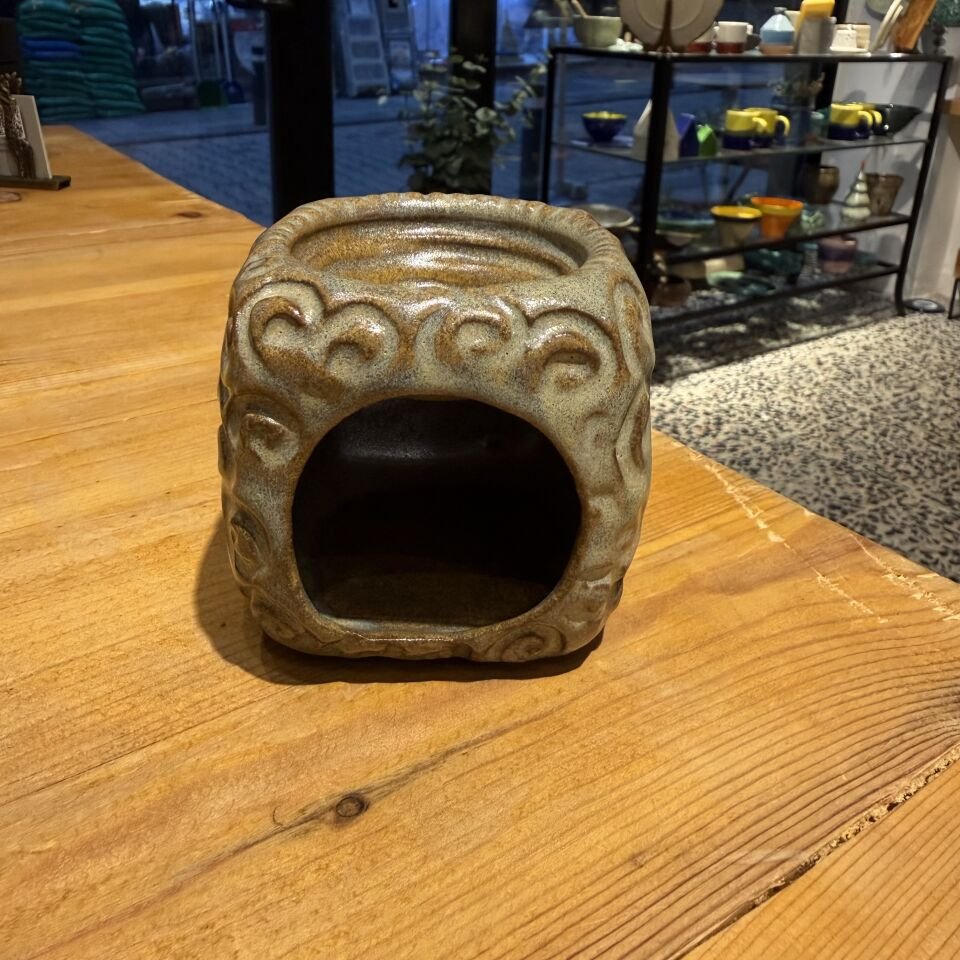 Dokulu Kabartmalı Seramik Buhurdanlık